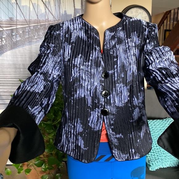 Armani Colllezioni Jacket size 10 - Picture 5 of 13